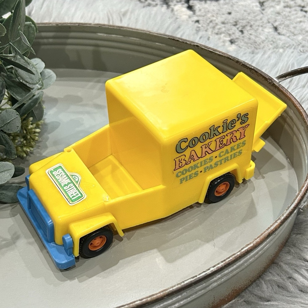 Vintage 1976 Sesame‎ Street Cookie Monster Yellow Bakery Truck